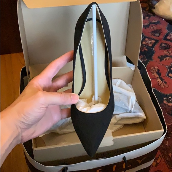 Women’s Pointed Stilettos - Picture 2 of 6